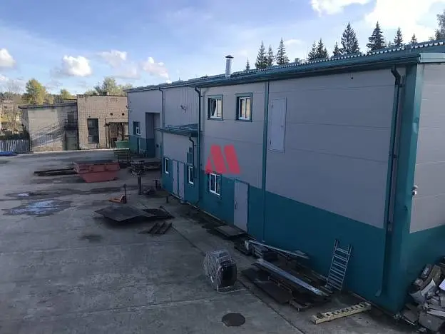 Производственное помещение, 1 300 м²