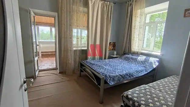 Коттедж, 280 м², 10 сот., 3 этажа