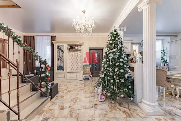Дом, 450 м², 10 сот., 3 этажа