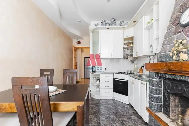 3-комн. квартира, 87 м², 2/4 этаж