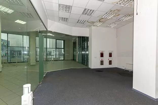 Торговое помещение, 2 400 м²
