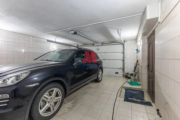 Дом, 450 м², 10 сот., 3 этажа