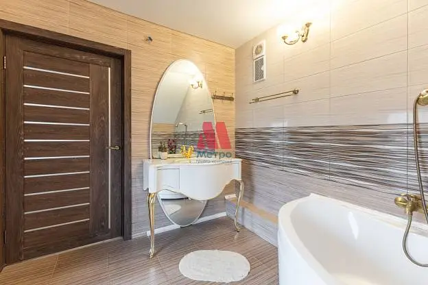 Дом, 450 м², 10 сот., 3 этажа