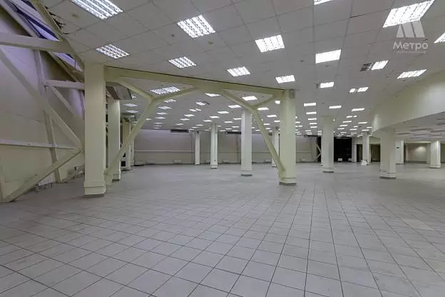Торговое помещение, 2 400 м²