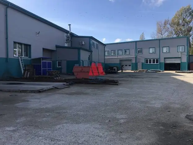 Производственное помещение, 1 300 м²