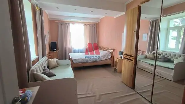 Коттедж, 280 м², 10 сот., 3 этажа