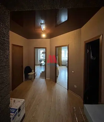 2-комн. квартира, 77 м², 1/9 этаж