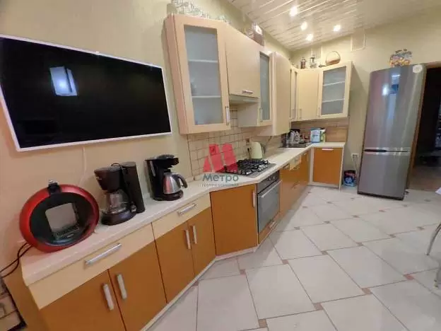 2-комн. квартира, 77 м², 2/7 этаж