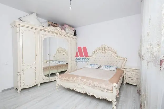 Дом, 202 м², 6,5 сот., 2 этажа