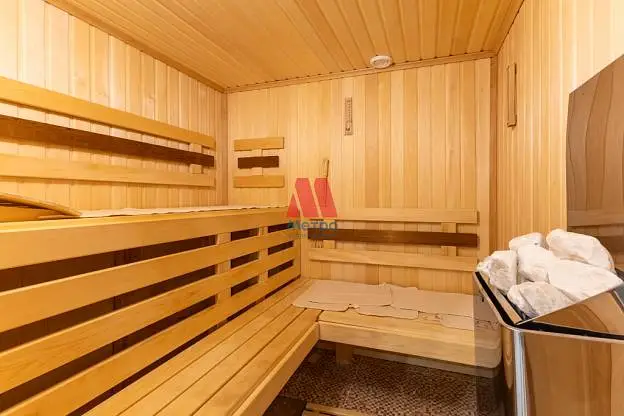 Дом, 450 м², 10 сот., 3 этажа
