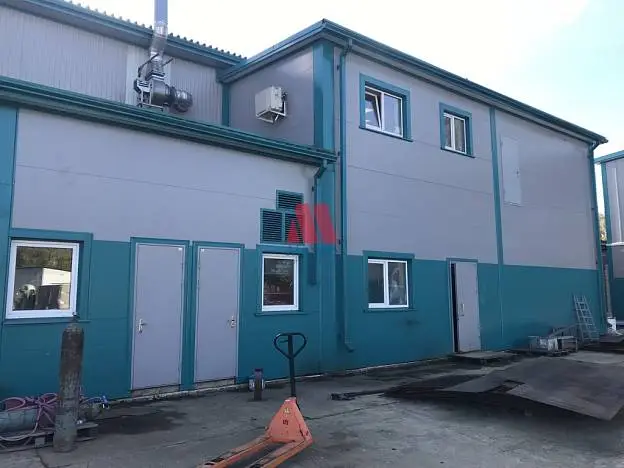 Производственное помещение, 1 300 м²