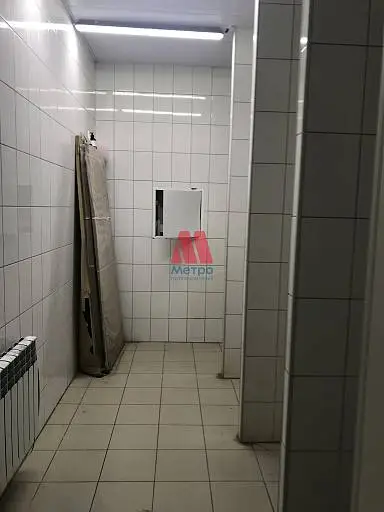 Производственное помещение, 1 300 м²