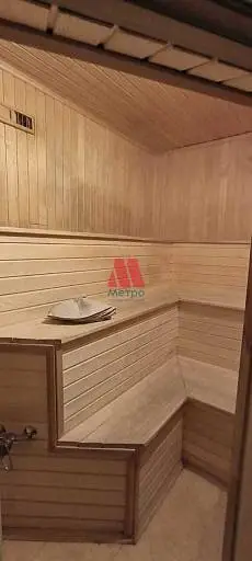 Коттедж, 280 м², 10 сот., 3 этажа