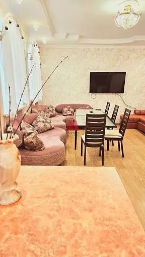 Коттедж, 280 м², 10 сот., 3 этажа