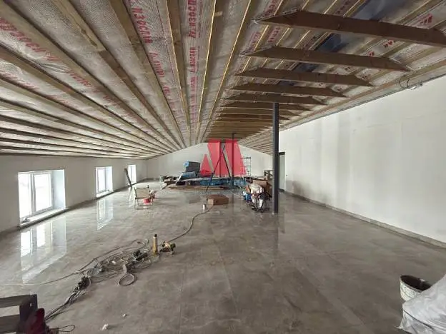 Свободного назначения, 140 м²
