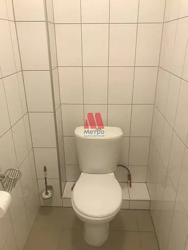 Производственное помещение, 1 300 м²