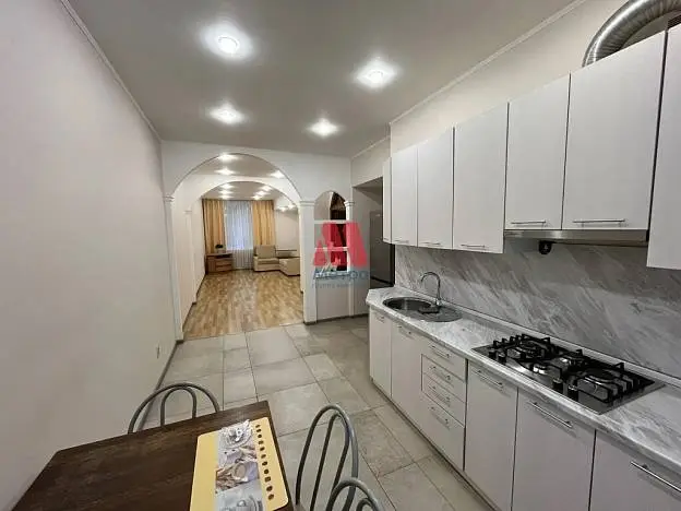 3-комн. квартира, 84,5 м², 2/4 этаж