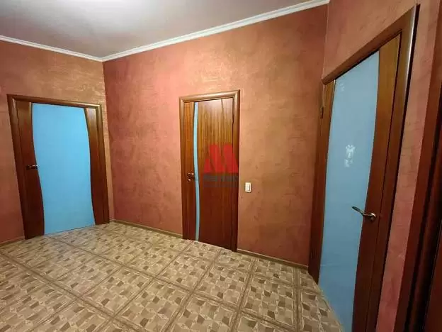 2-комн. квартира, 77 м², 2/7 этаж