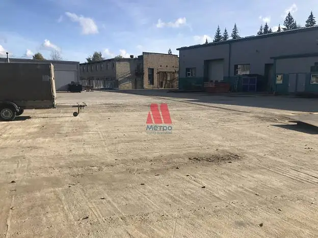 Производственное помещение, 1 300 м²