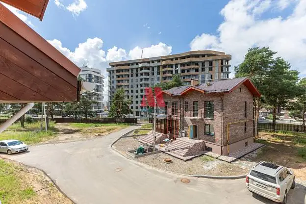 Таунхаус, 90 м², 2 сот., 3 этажа