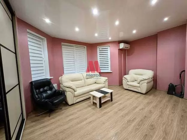 2-комн. квартира, 77 м², 2/7 этаж