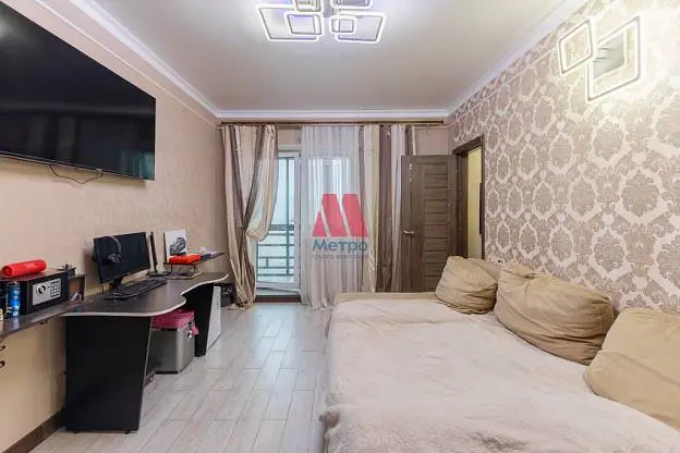 Дом, 450 м², 10 сот., 3 этажа