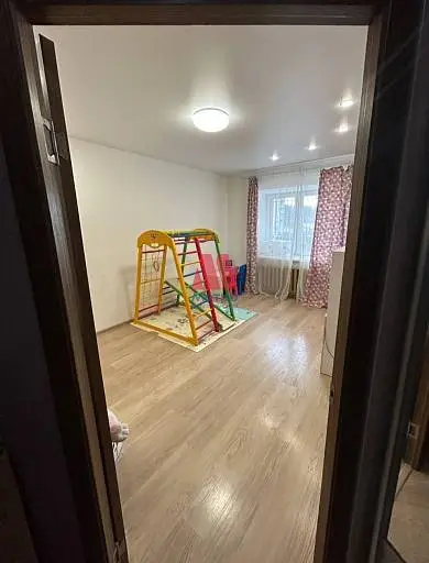 2-комн. квартира, 77 м², 1/9 этаж