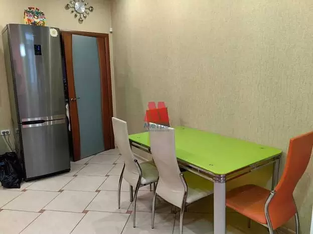 2-комн. квартира, 77 м², 2/7 этаж