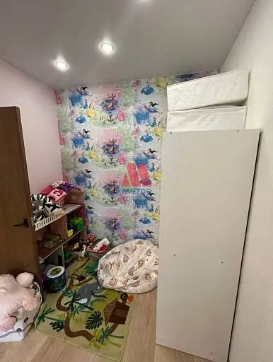 2-комн. квартира, 77 м², 1/9 этаж