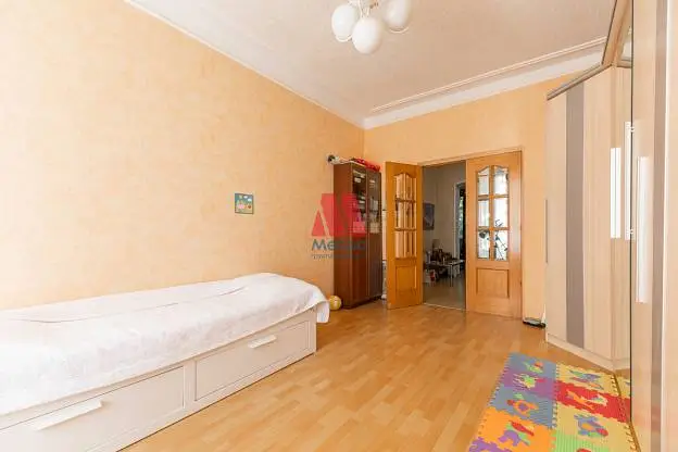 3-комн. квартира, 87 м², 2/4 этаж
