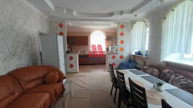Коттедж, 280 м², 10 сот., 3 этажа