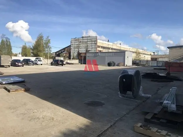 Производственное помещение, 1 300 м²