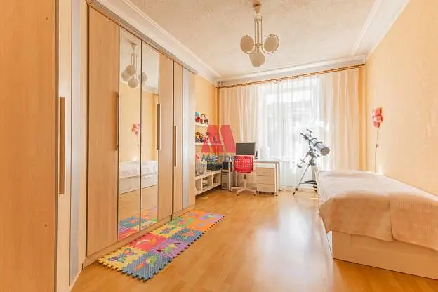 3-комн. квартира, 87 м², 2/4 этаж