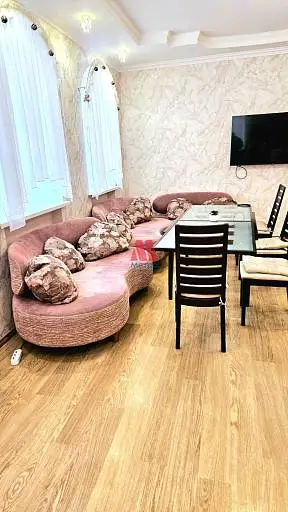 Коттедж, 280 м², 10 сот., 3 этажа